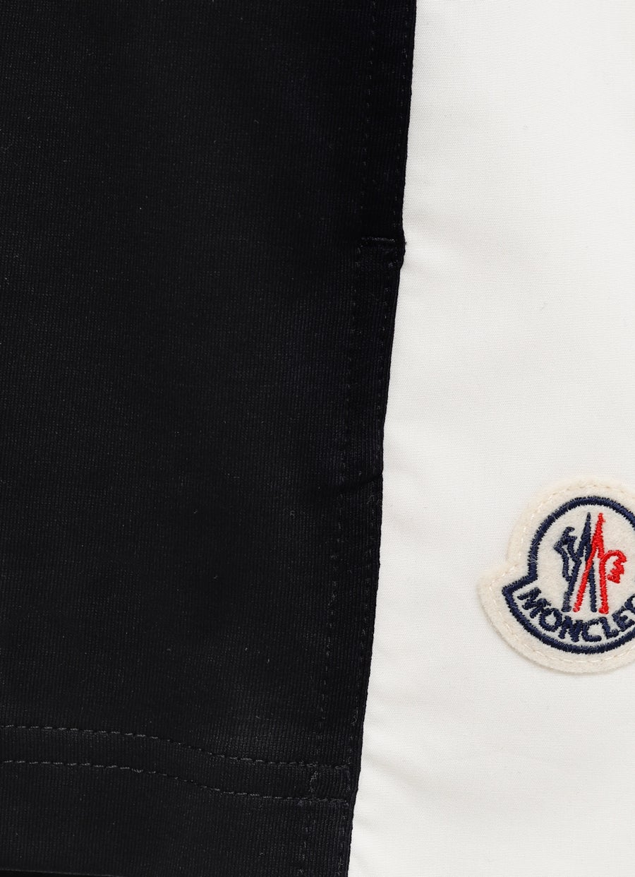 Pantalón corto con logotipo