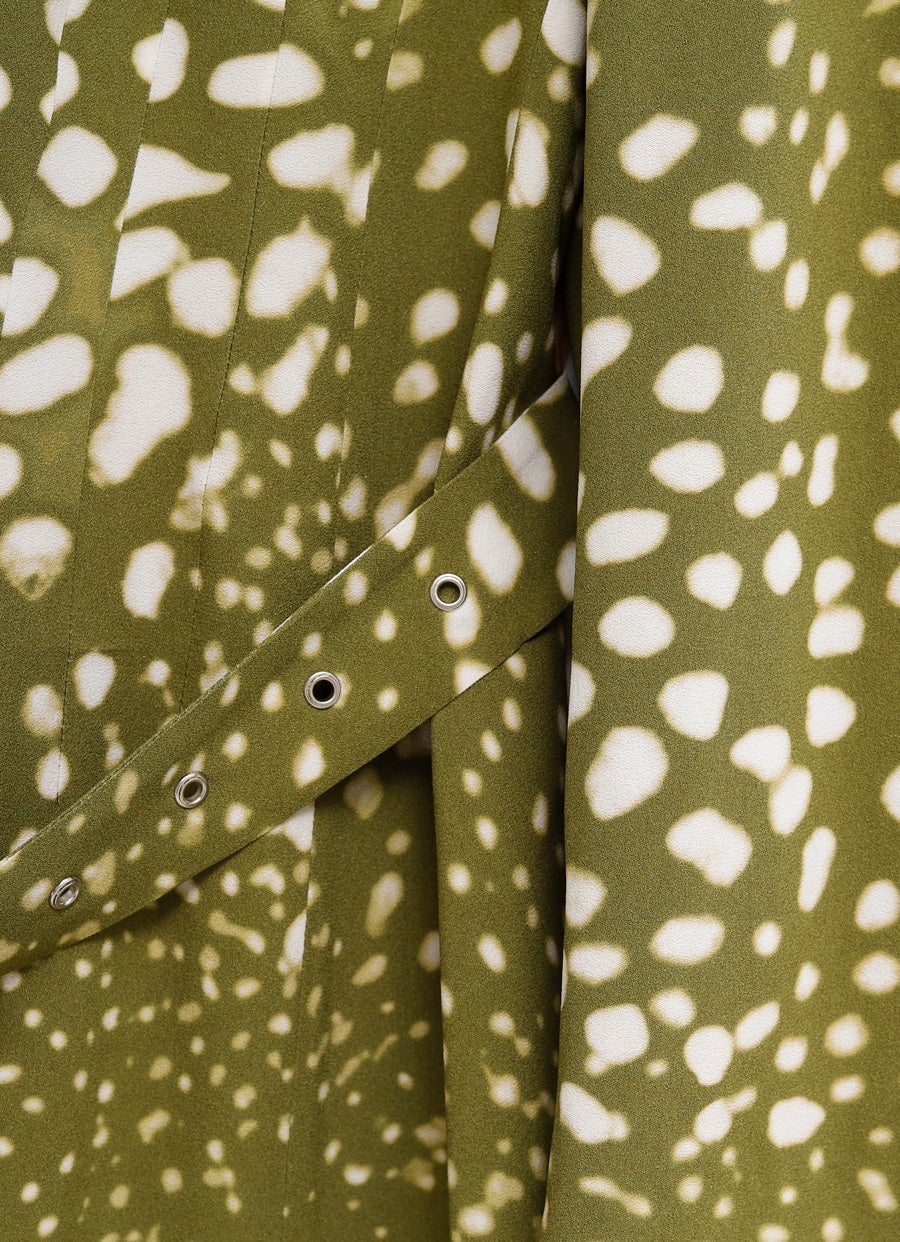 Vestido entallado con cinturón