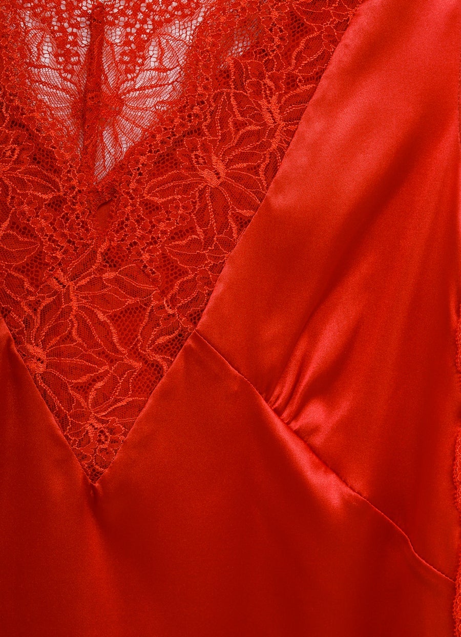 Top de encaje y seda