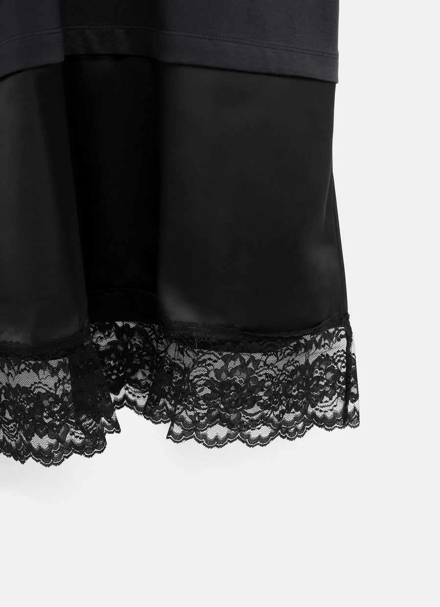 Vestido camiseta con bajo lencero