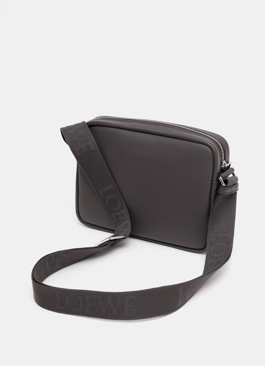 Bolso Pebble Messenger mediano para hombre