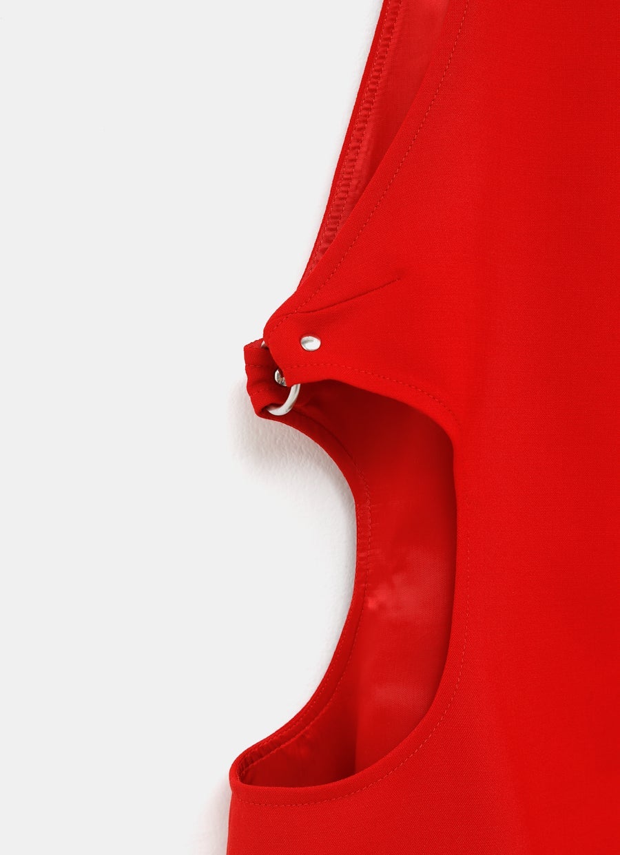 Vestido mini con hebillas y aberturas