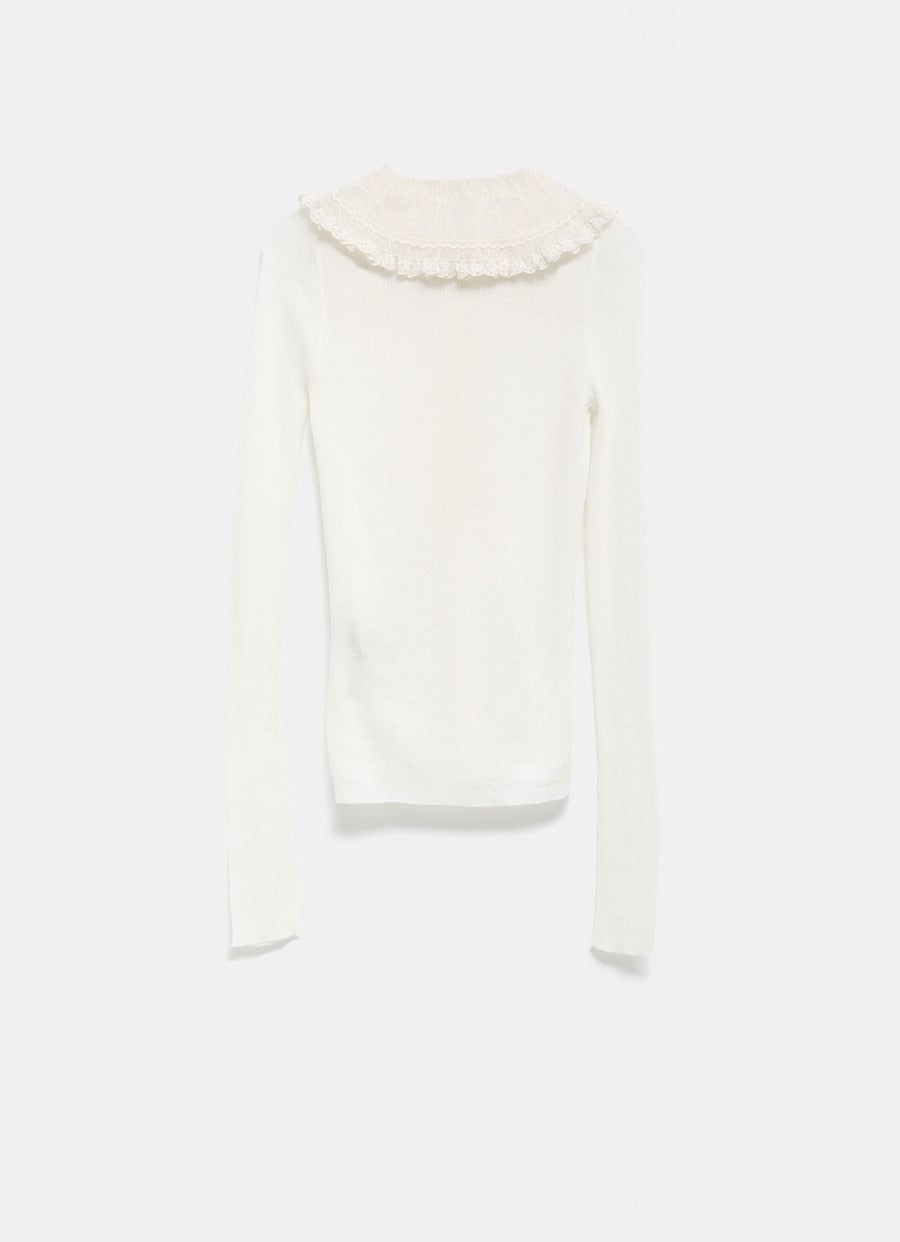 Top con cuello de encaje