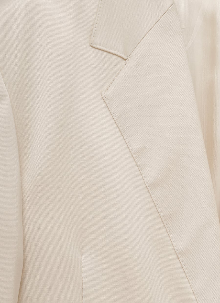 Chaqueta con solapas cosidas