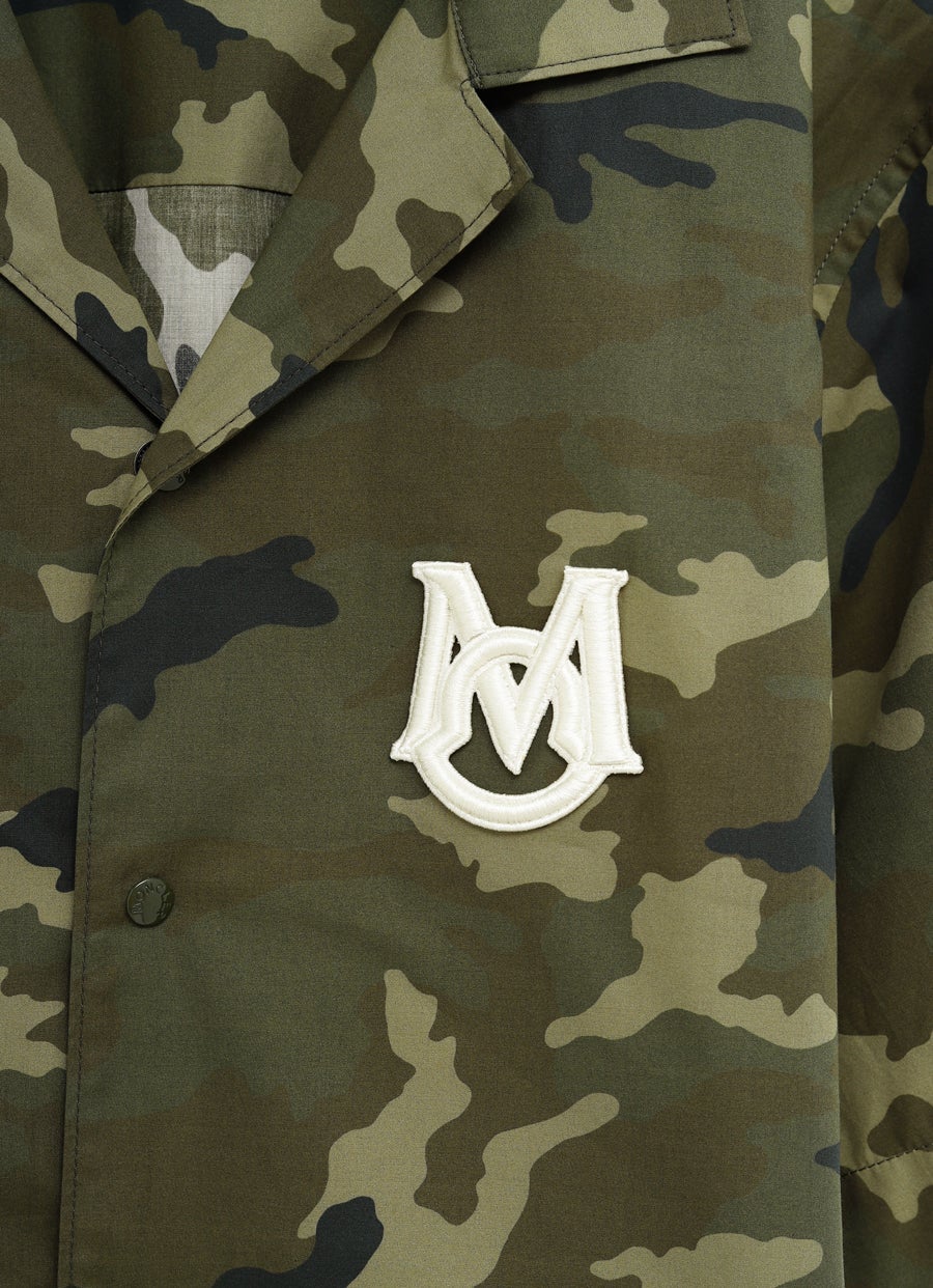 Camisa con estampado camo para hombre