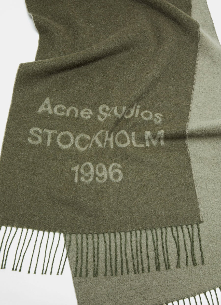 Bufanda ancha con logo