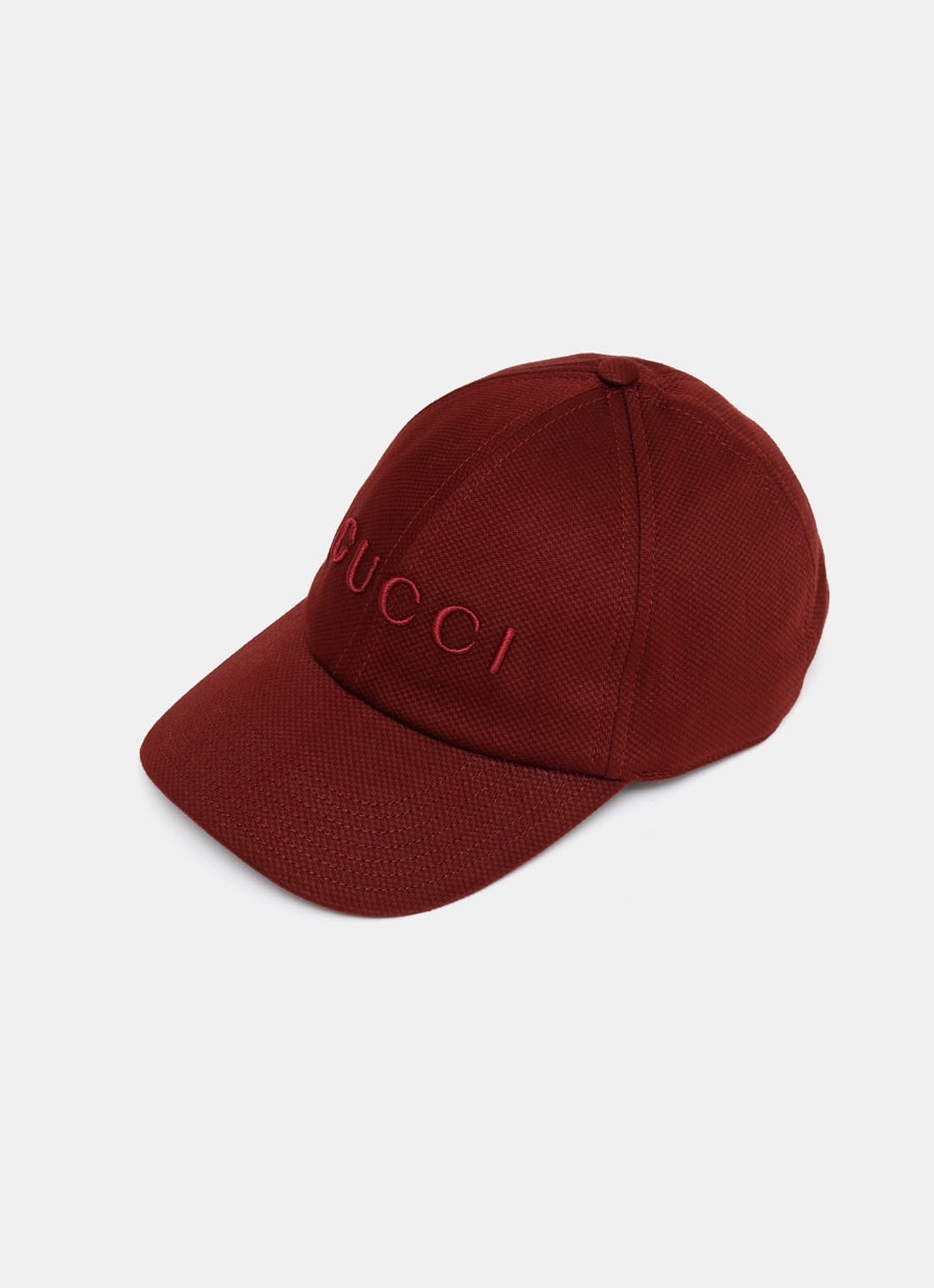 Gorra con logo bordado