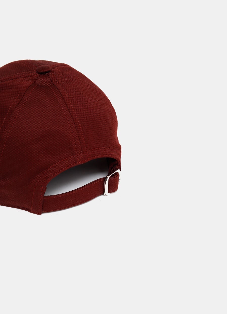 Gorra con logo bordado