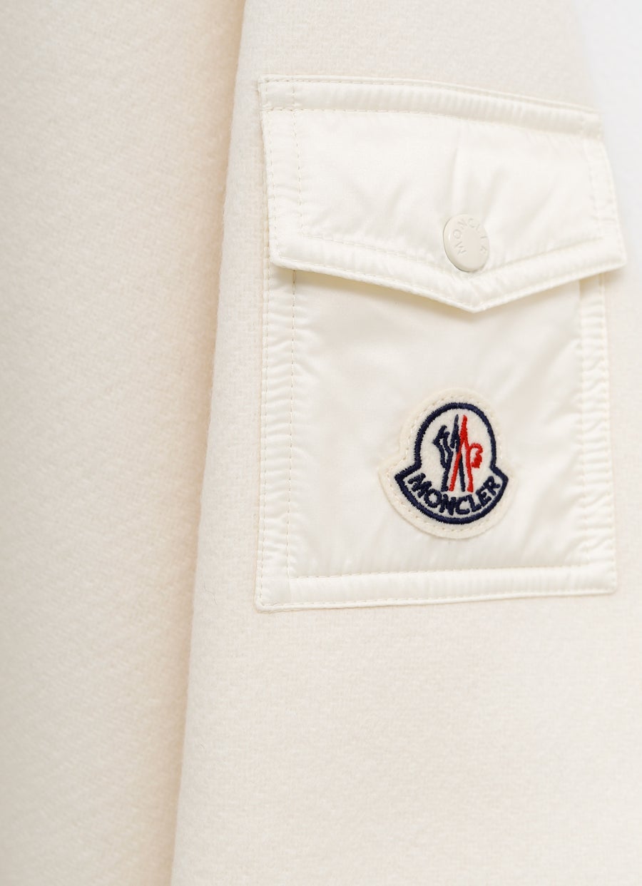 Capa con capucha para mujer