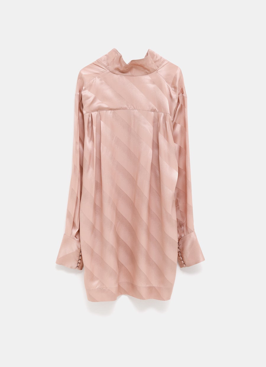 Camisa con cuello alto