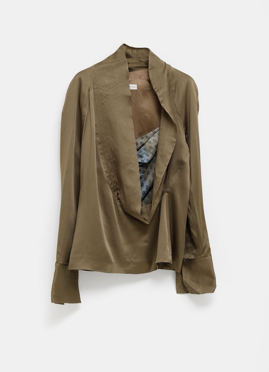 Top con escote abierto