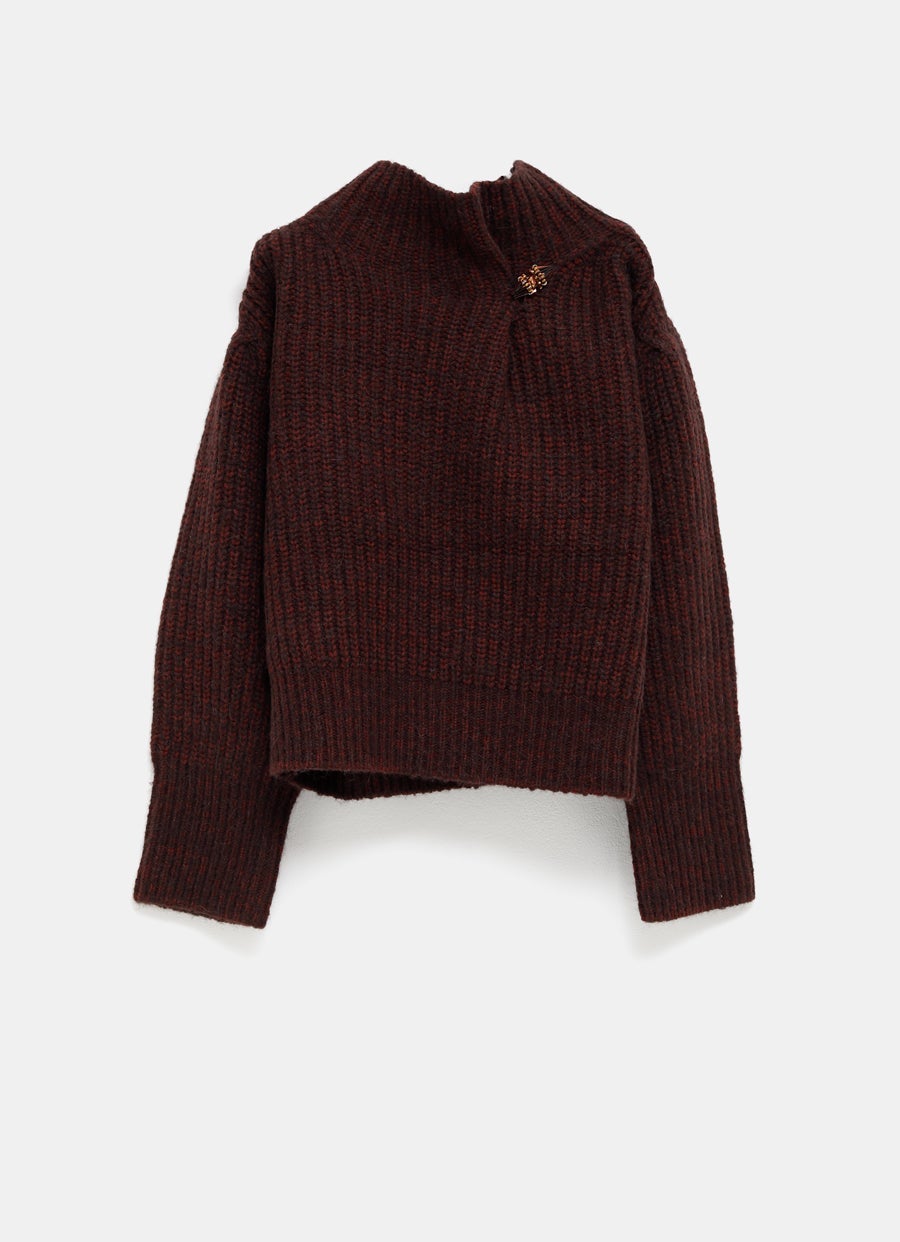 Jersey con detalle de pedrería