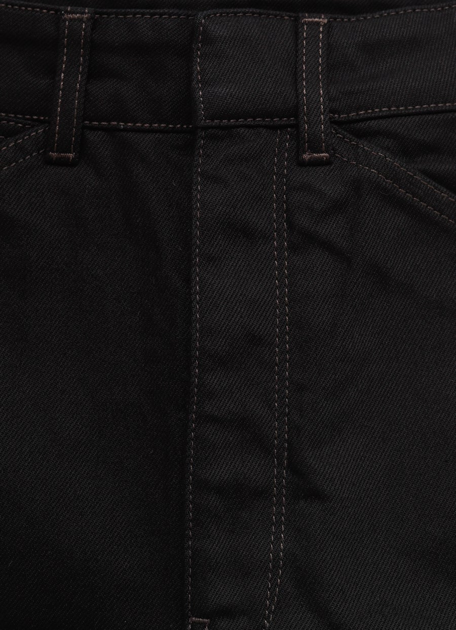 Pantalón de tiro alto con curvas