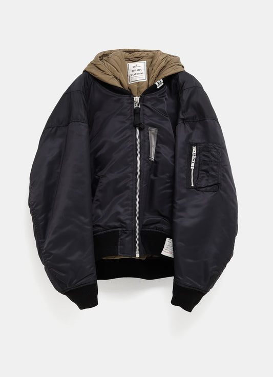 Chaqueta bomber con gorro extendido