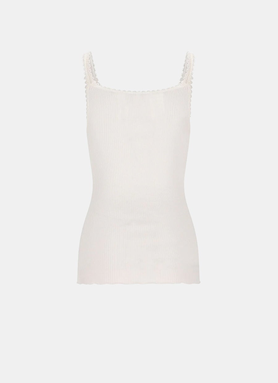 Top ajustado con encaje