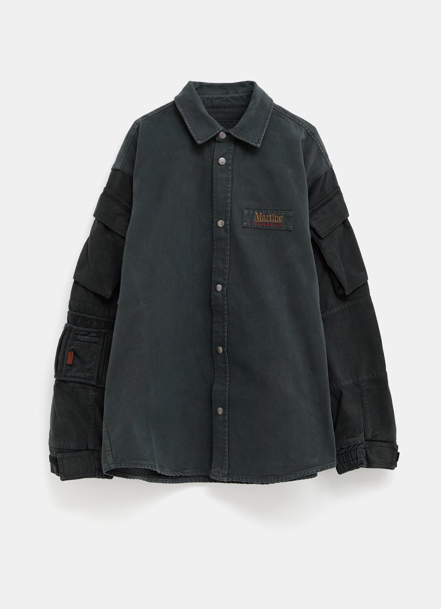 Sobrecamisa con bolsillos en las mangas