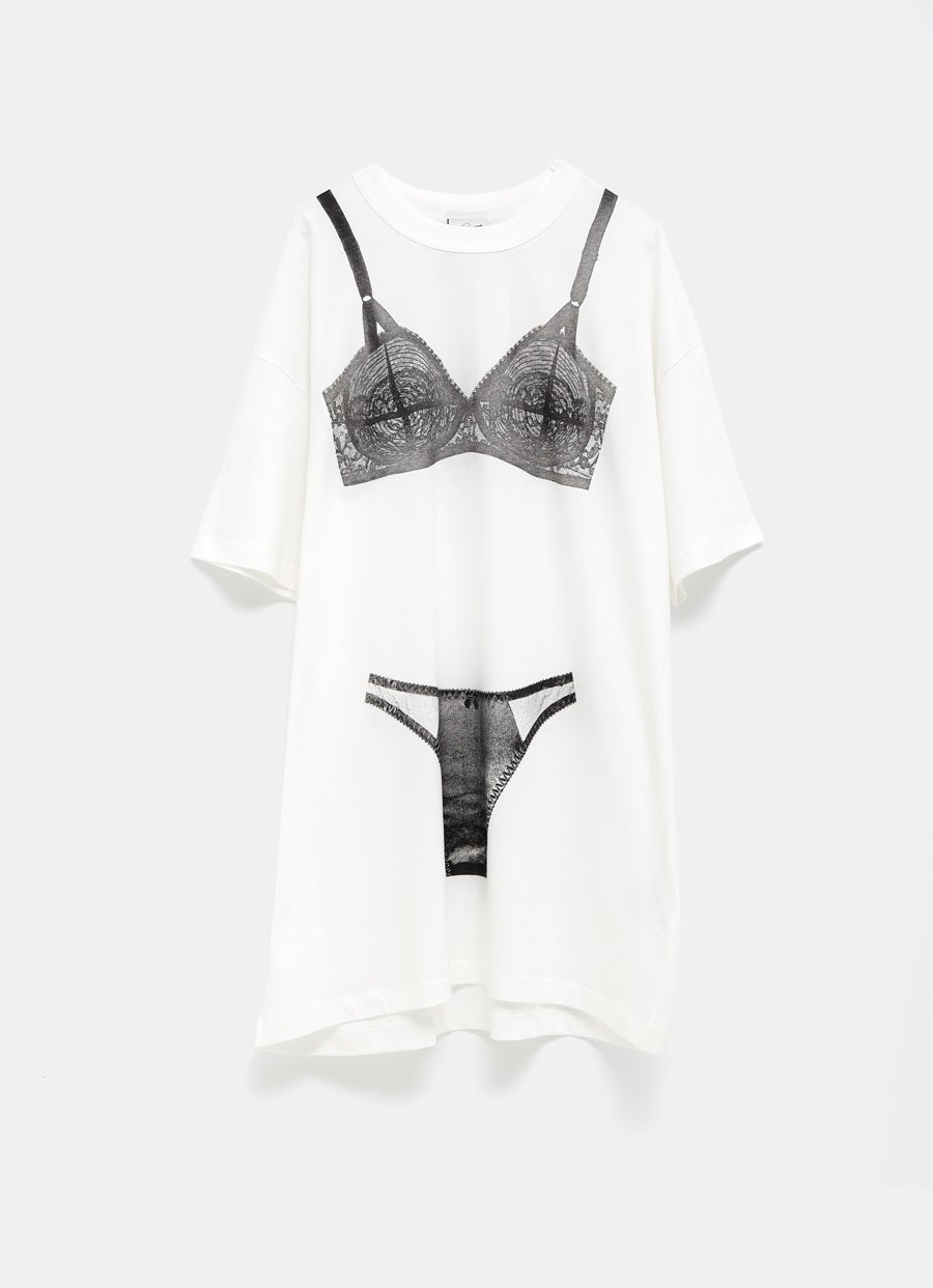 Camiseta oversize con estampado de lencería