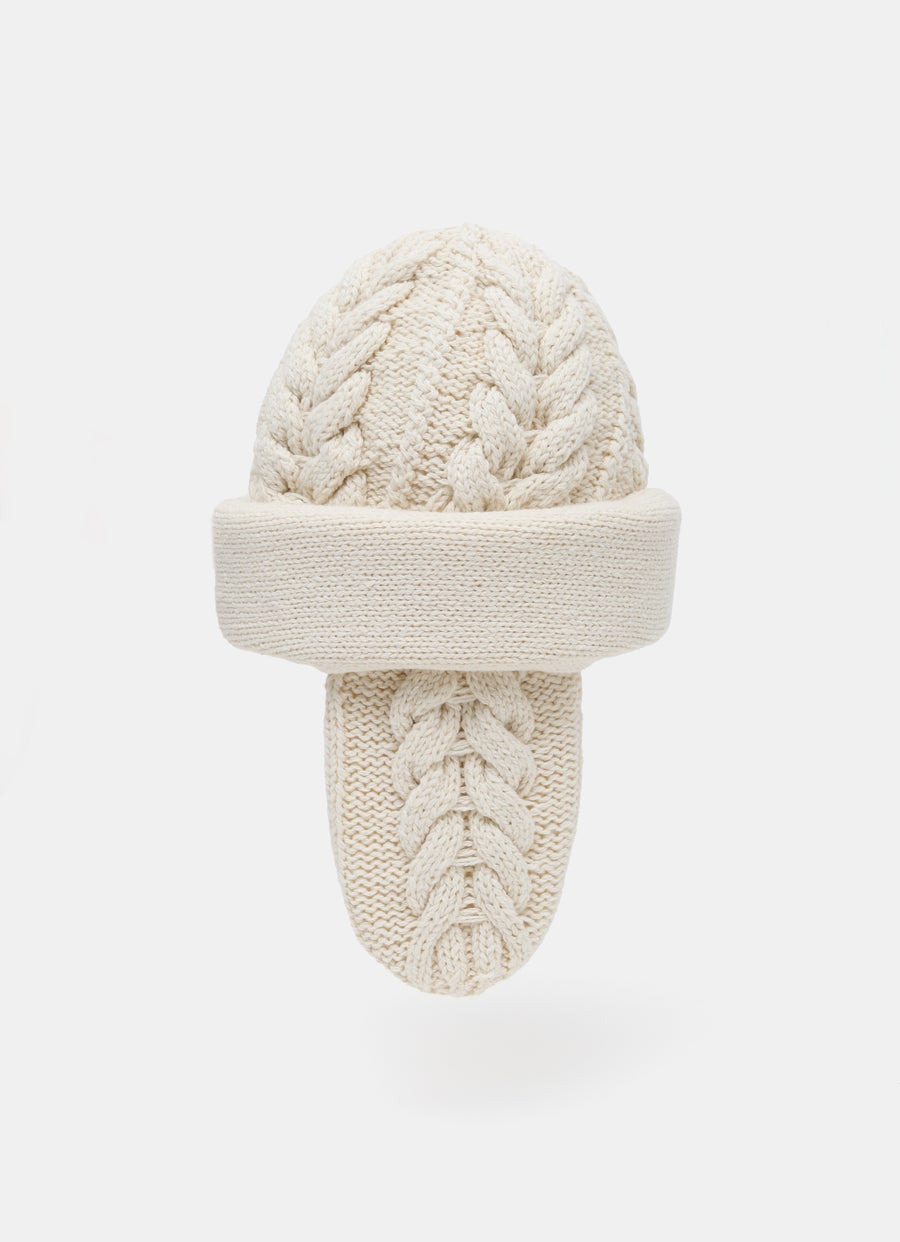Gorro acolchado de punto trenzado