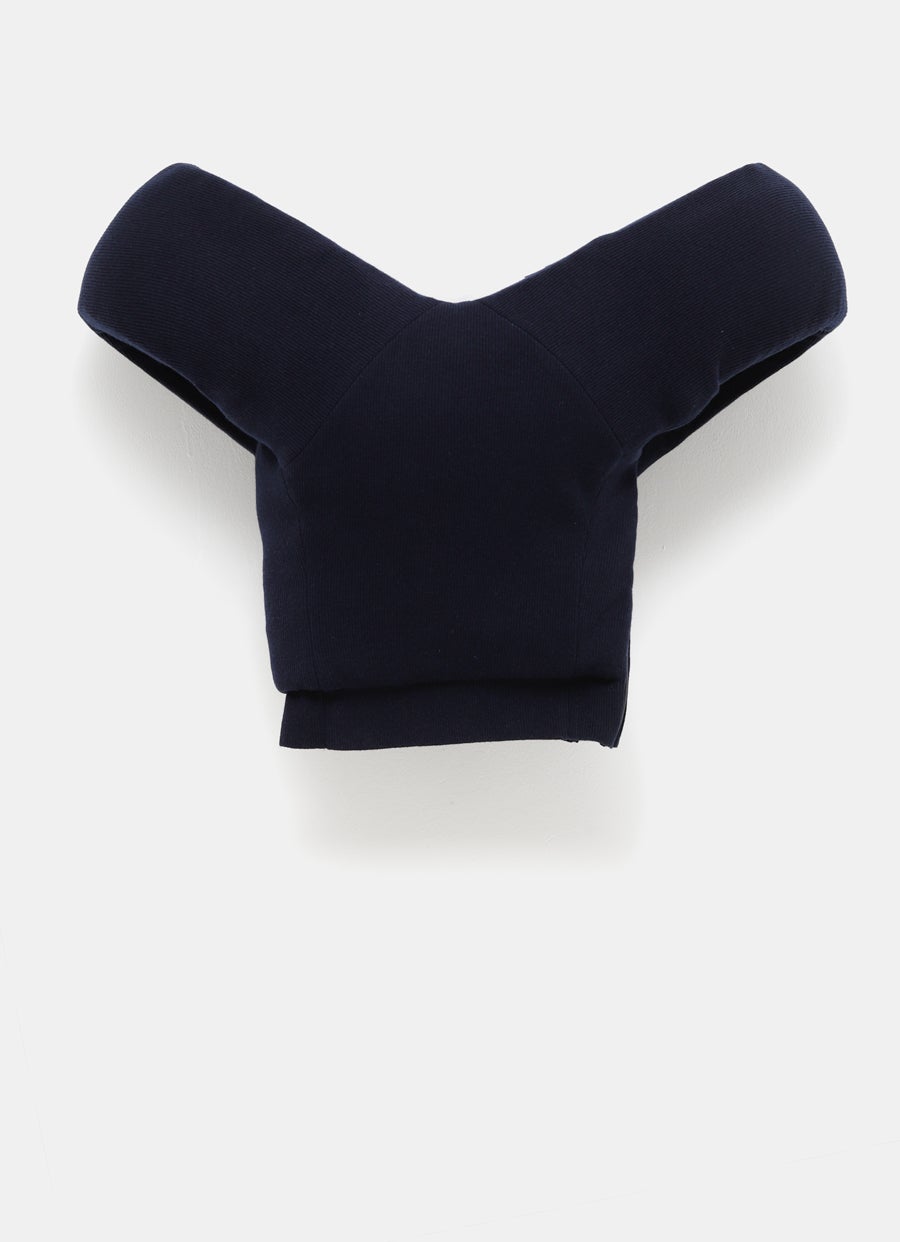 Top de punto con silueta escultural