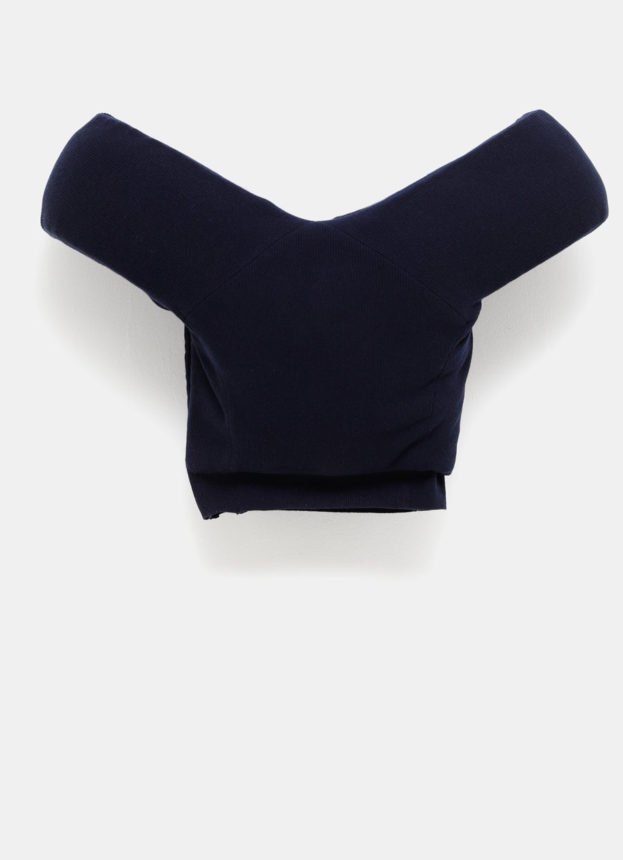 Top de punto con silueta escultural