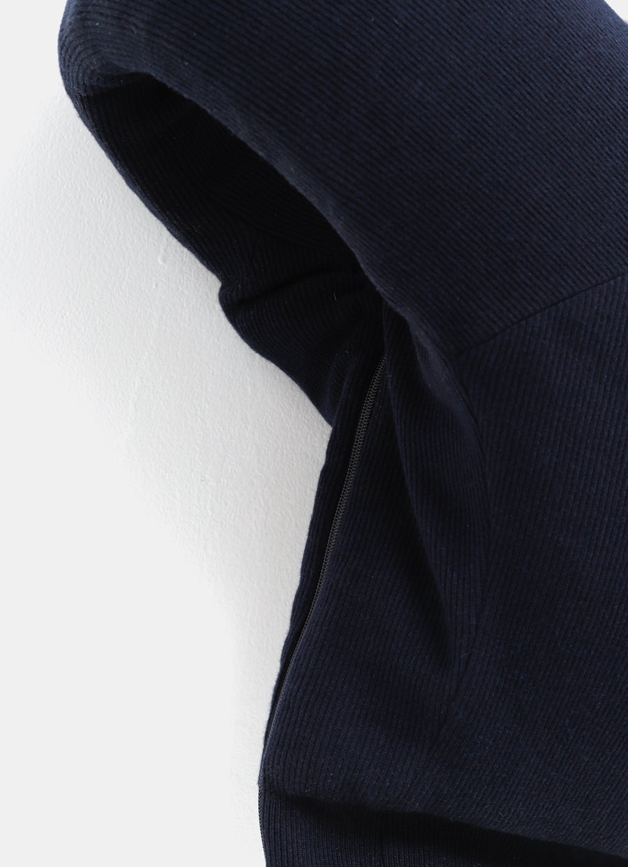 Top de punto con silueta escultural