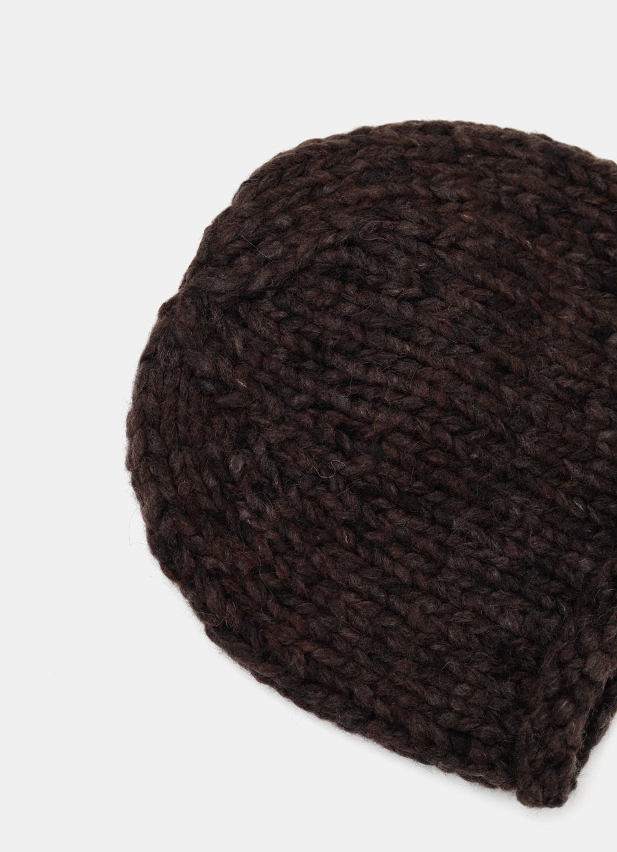 Gorro con borde enrollado