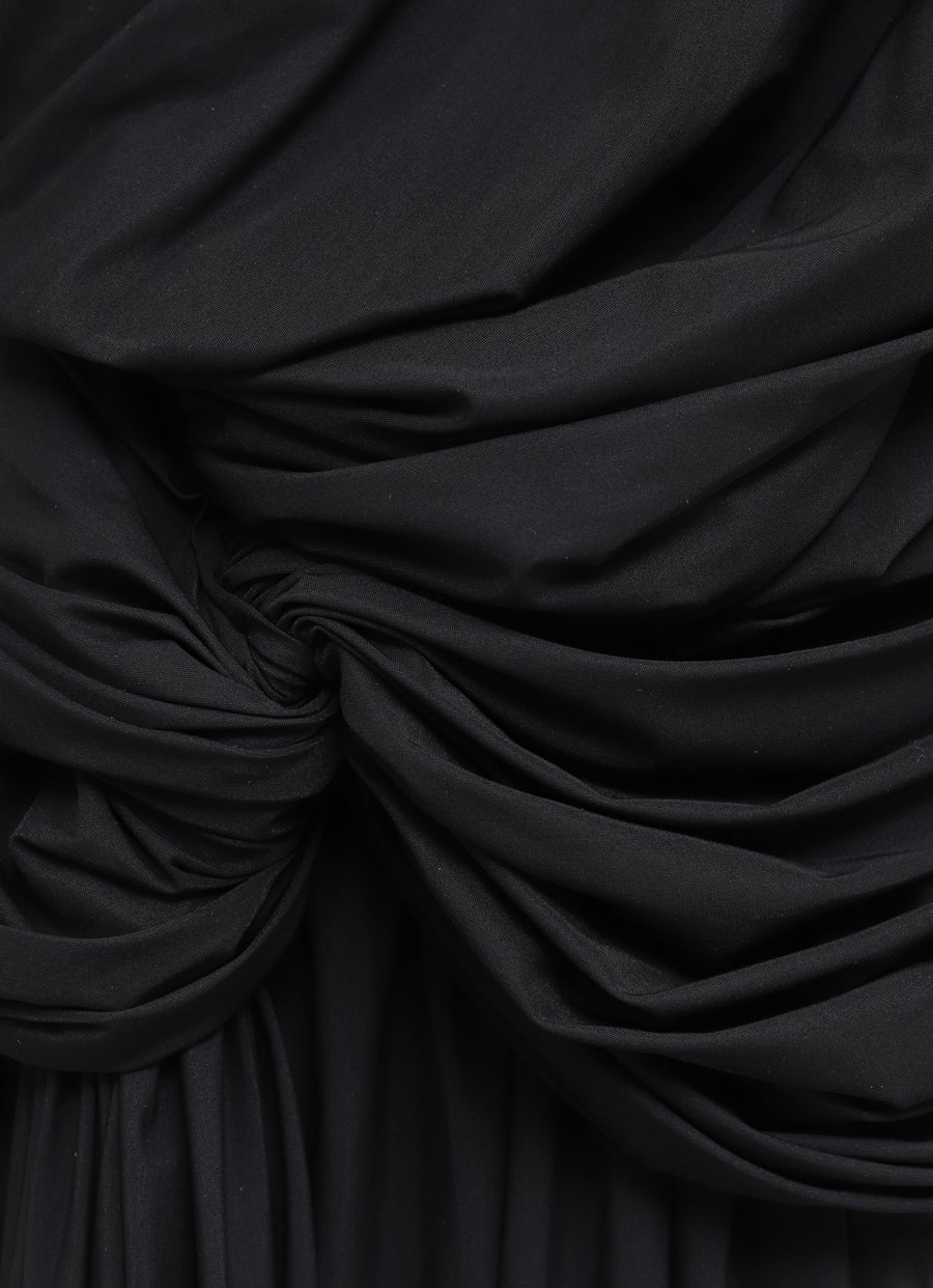 Vestido de manga larga con espalda abierta