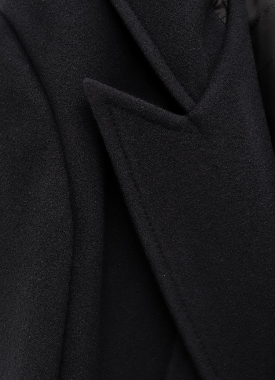 Abrigo corto con capucha para hombre