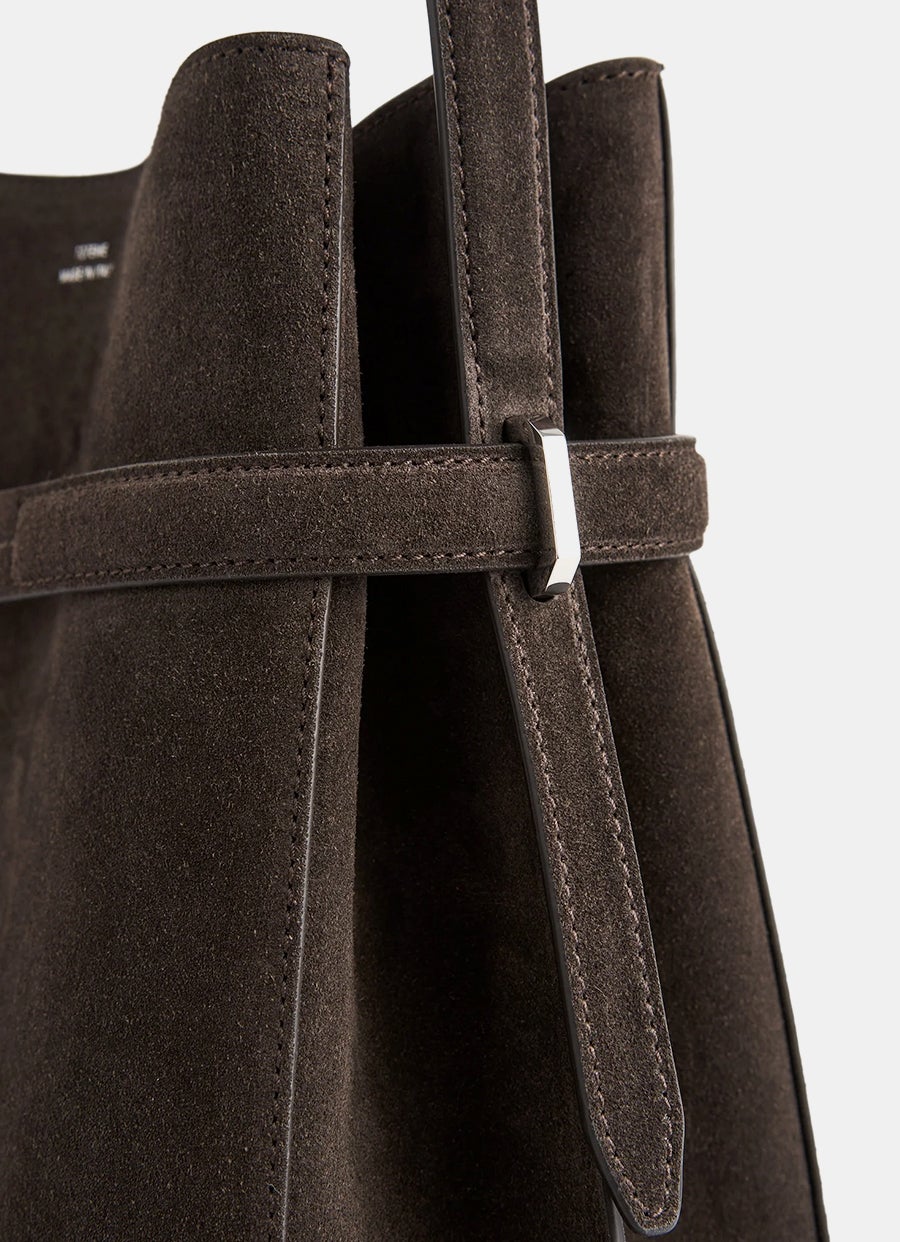 Bolso Belted Bucket de ante