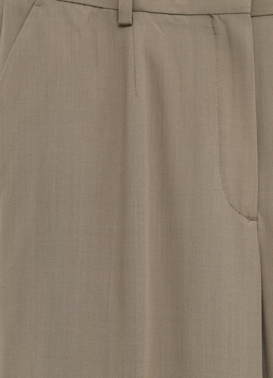 Pantalones anchos fluidos