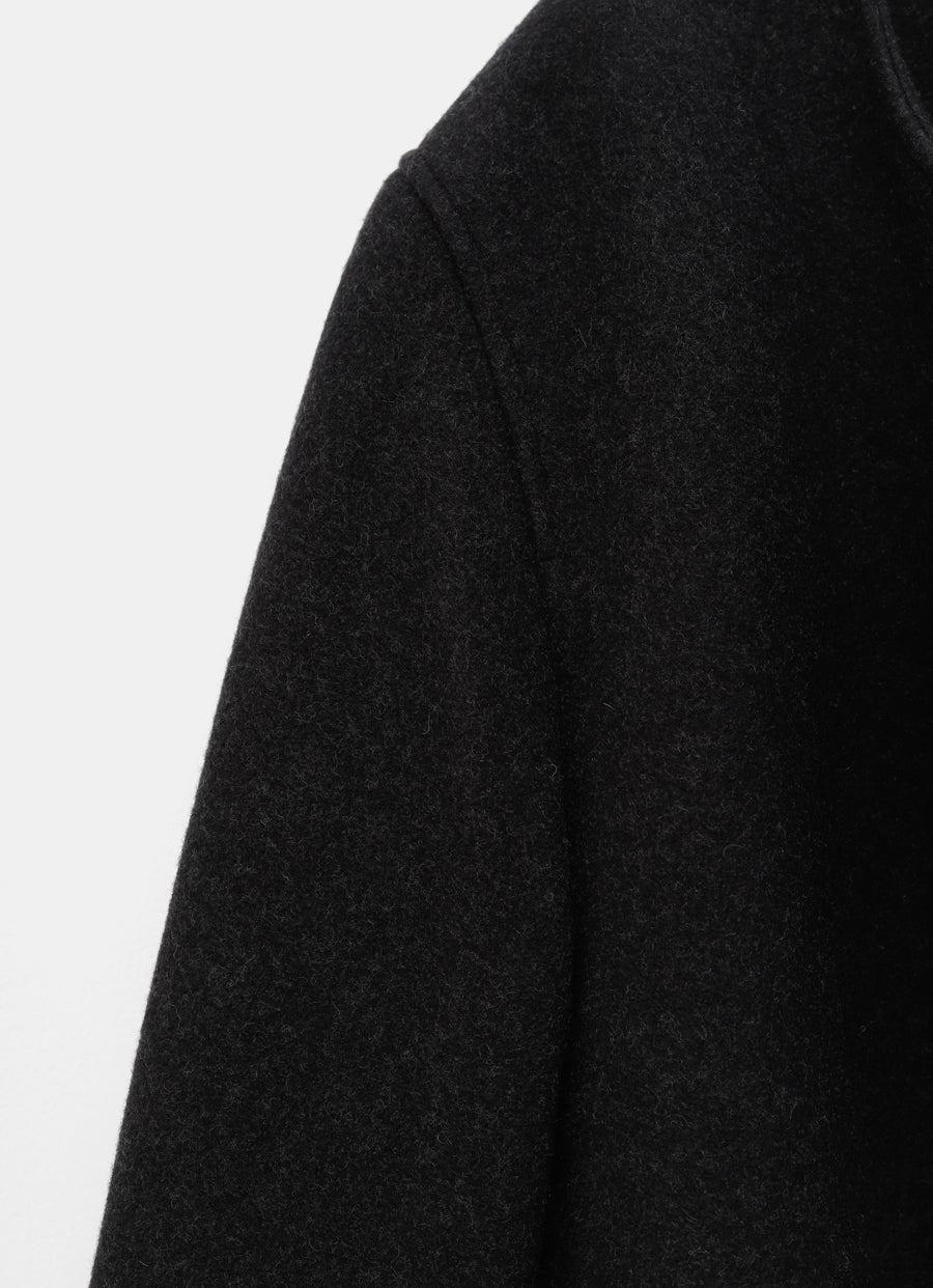 Abrigo de fieltro sin cuello