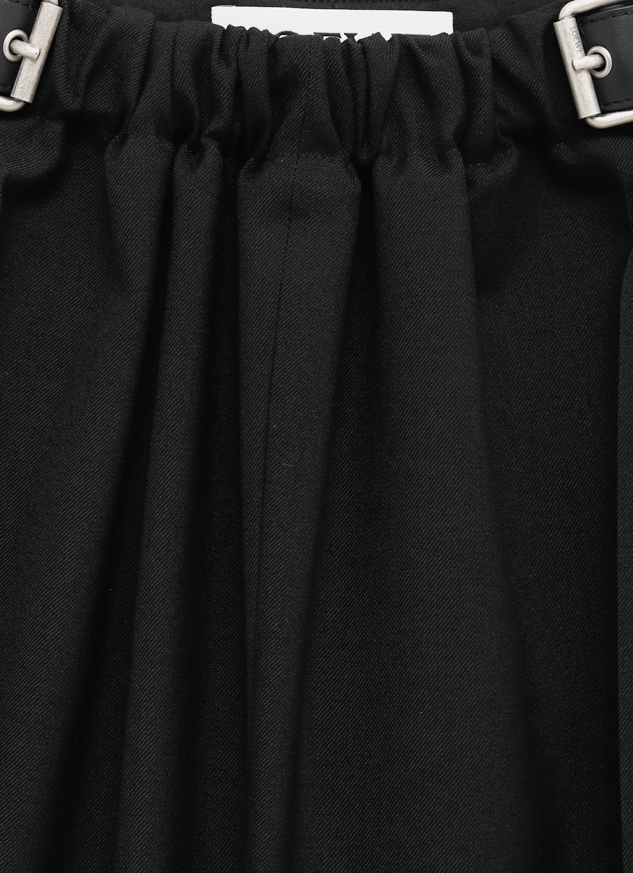 Pantalón con cinturón para hombre