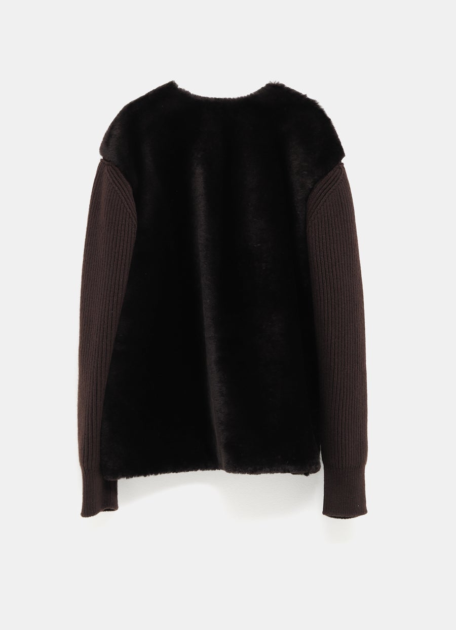 Top de piel de cordero y lana