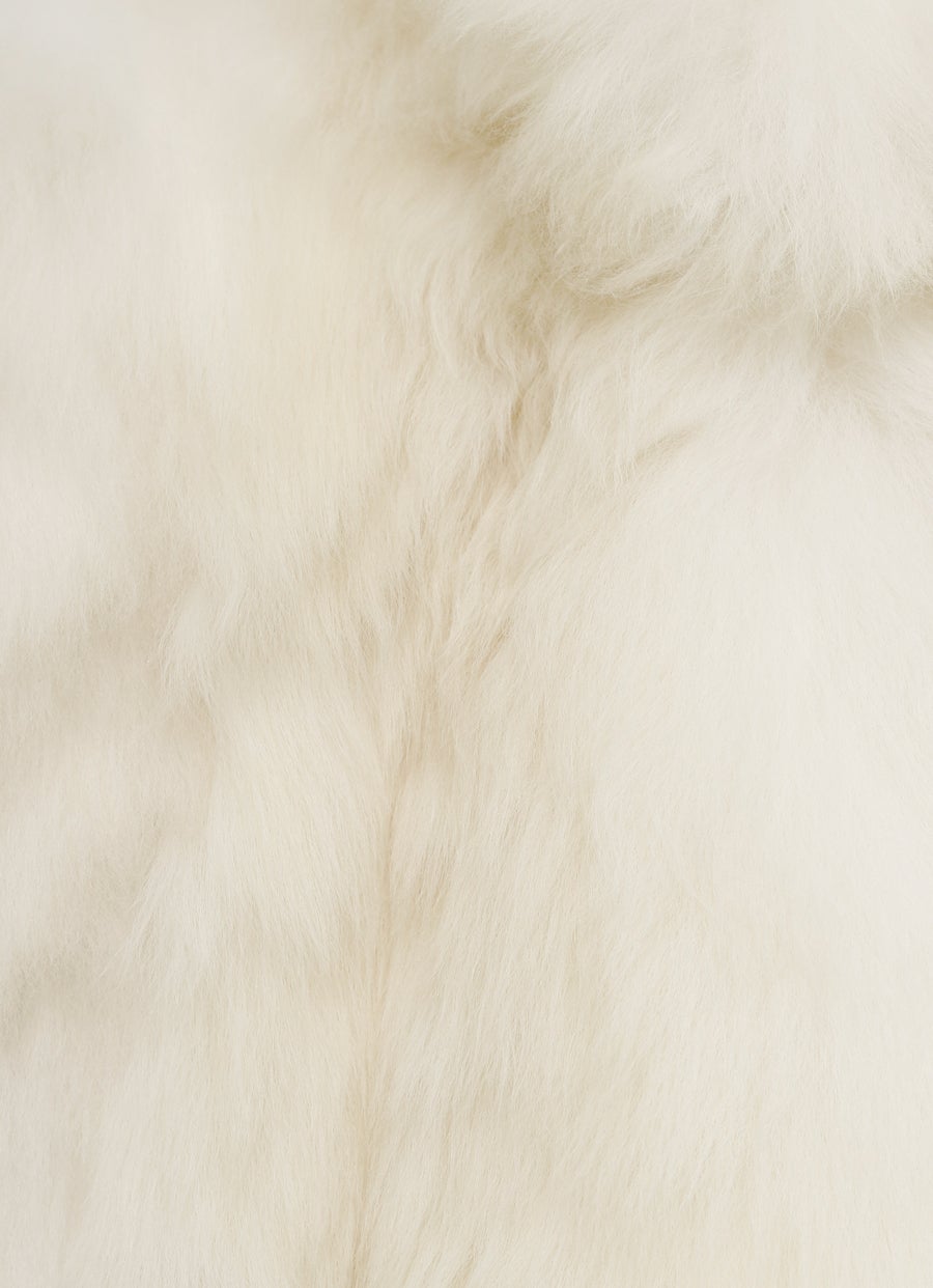 Chaqueta corta de pelo de cordero