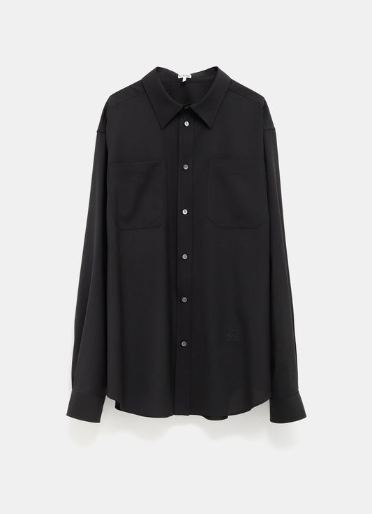 Camisa con bolsillos en el pecho para hombre