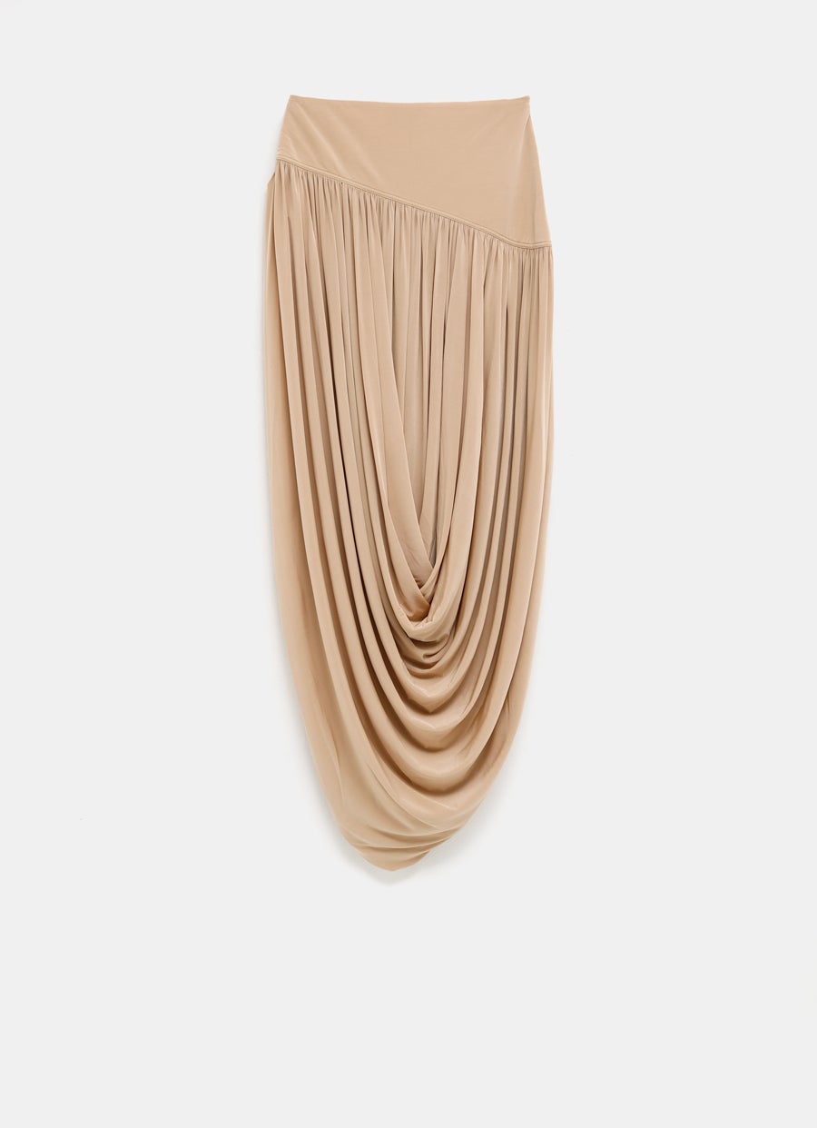 Falda con detalle vasco