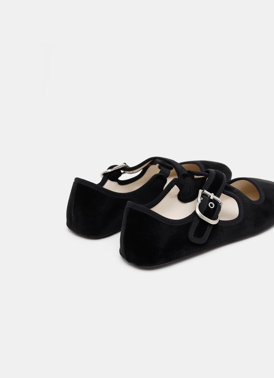 Bailarina plana de terciopelo con tiras cruzadas