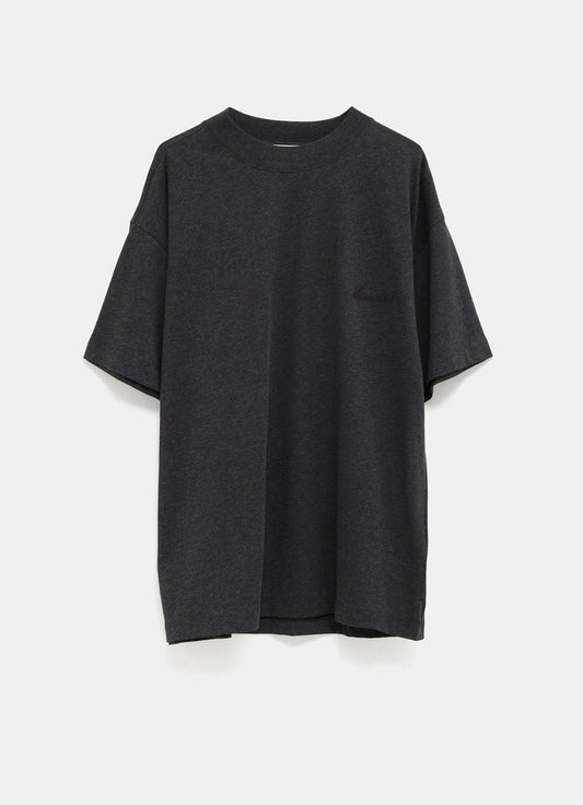 Camiseta Essentials bordada para hombre