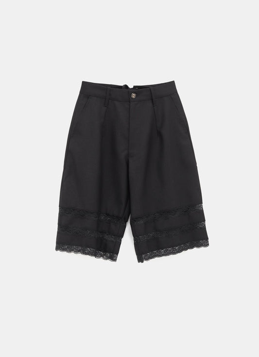 Pantalón corto con encaje