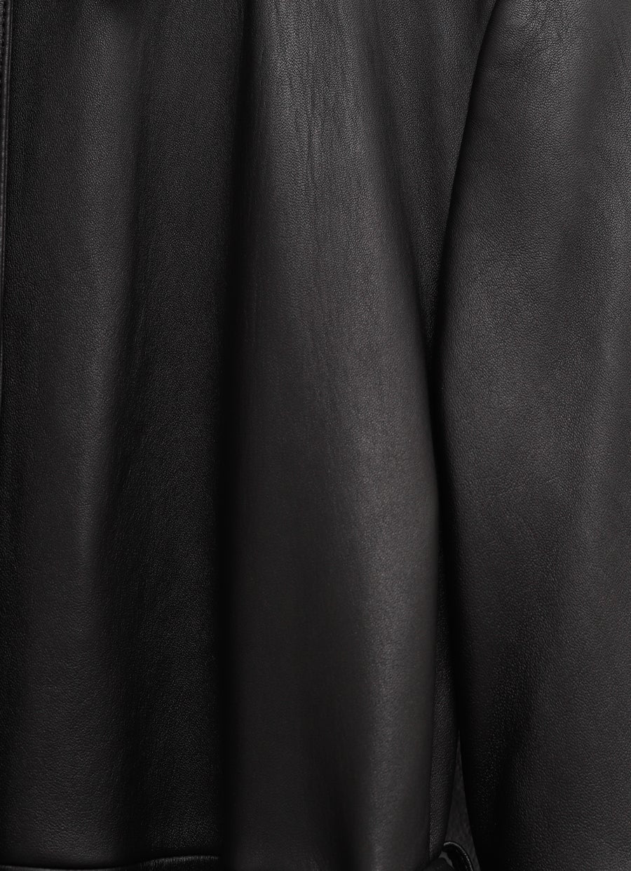 Abrigo de piel con cinturón