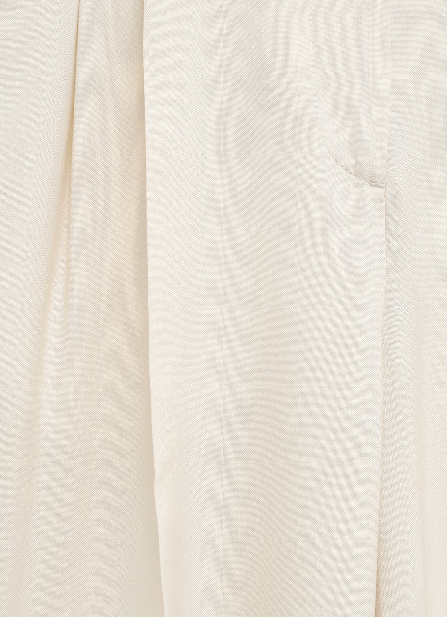 Pantalón fluido con doble pinza