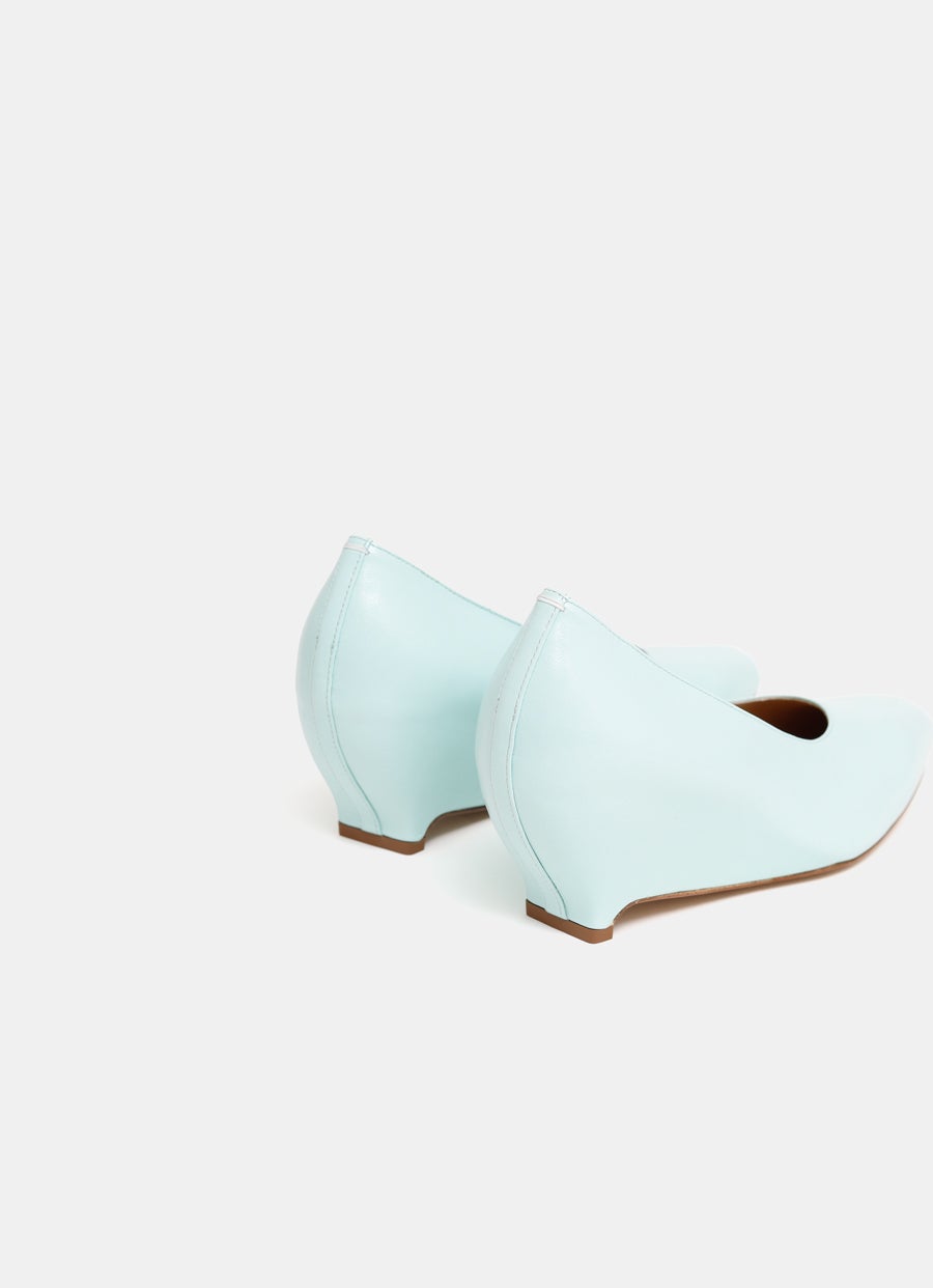 Tacones con puntera afilada