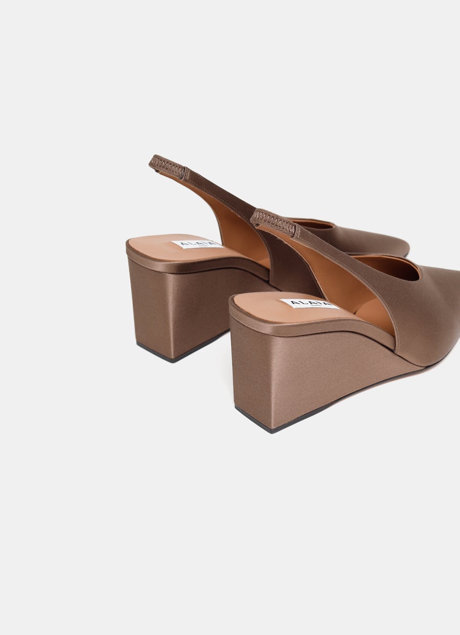 Zapato slingback de cuña tipo cubo