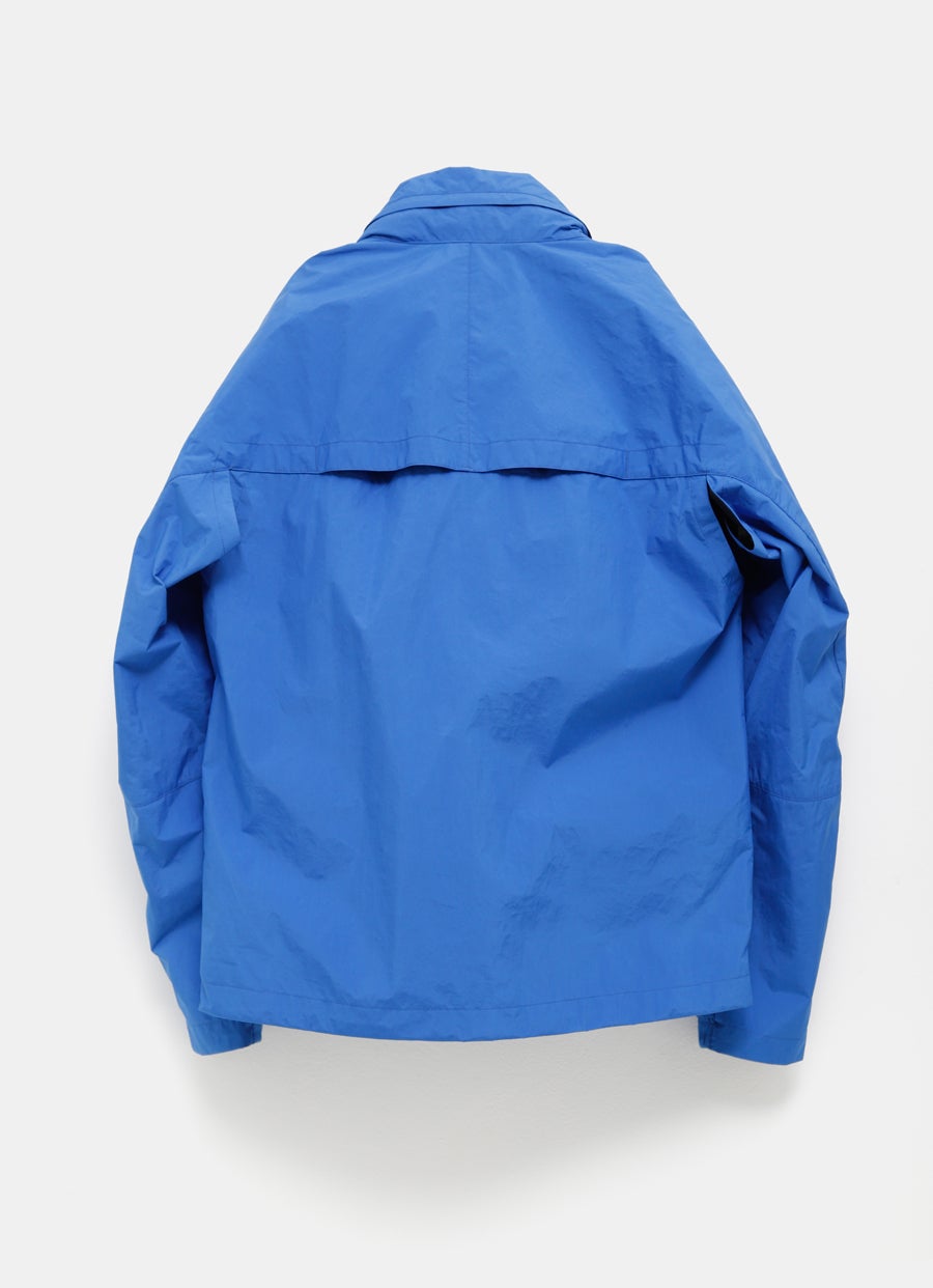Chaqueta de cuello alto con capucha