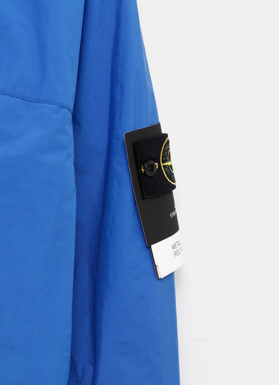 Chaqueta de cuello alto con capucha