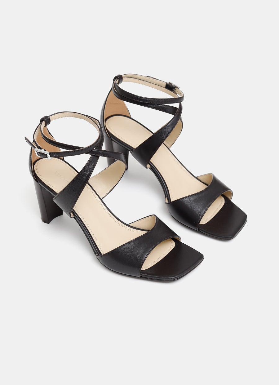 Sandalia Cross con hebilla