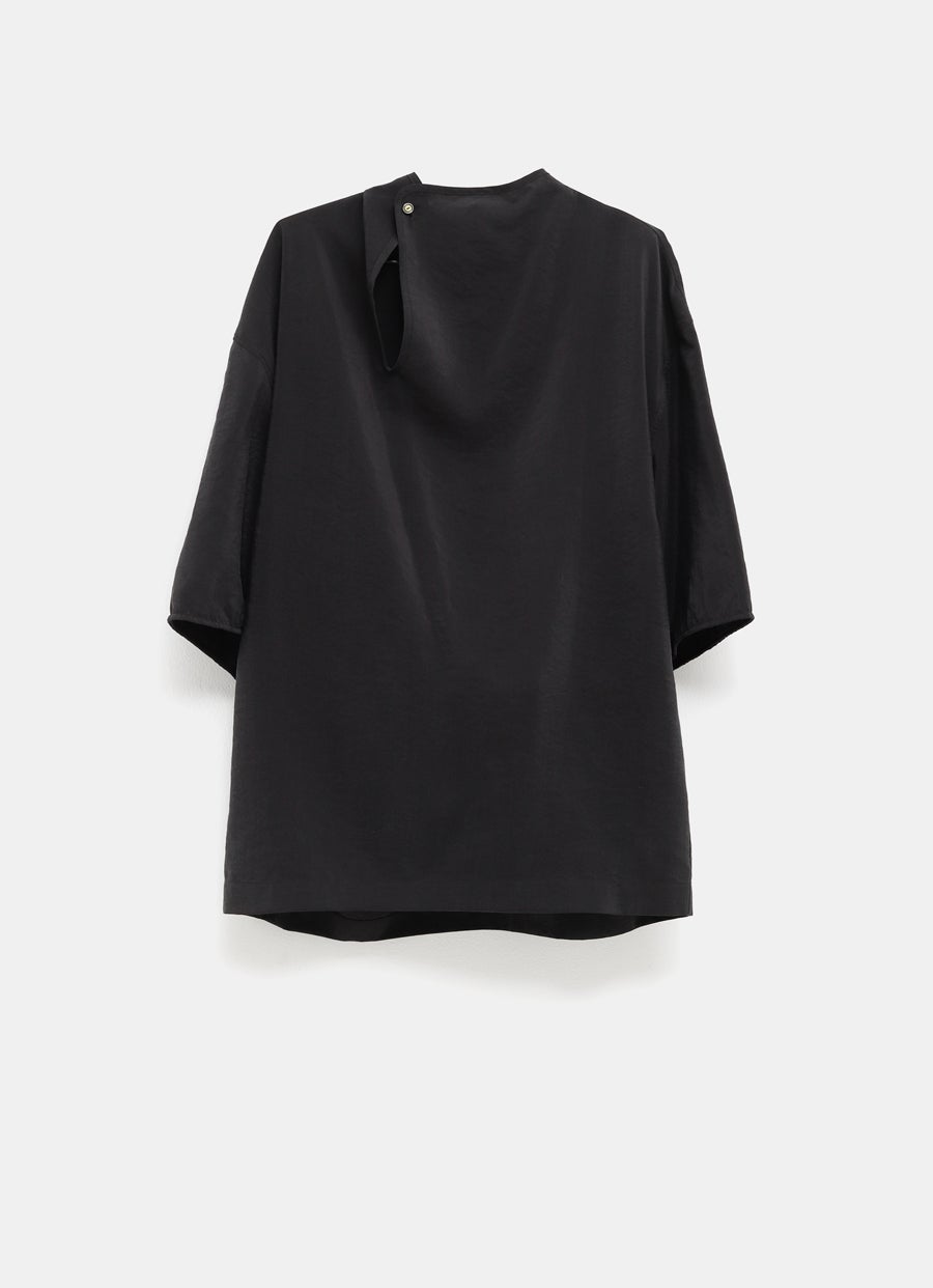 Top con cuello asimétrico