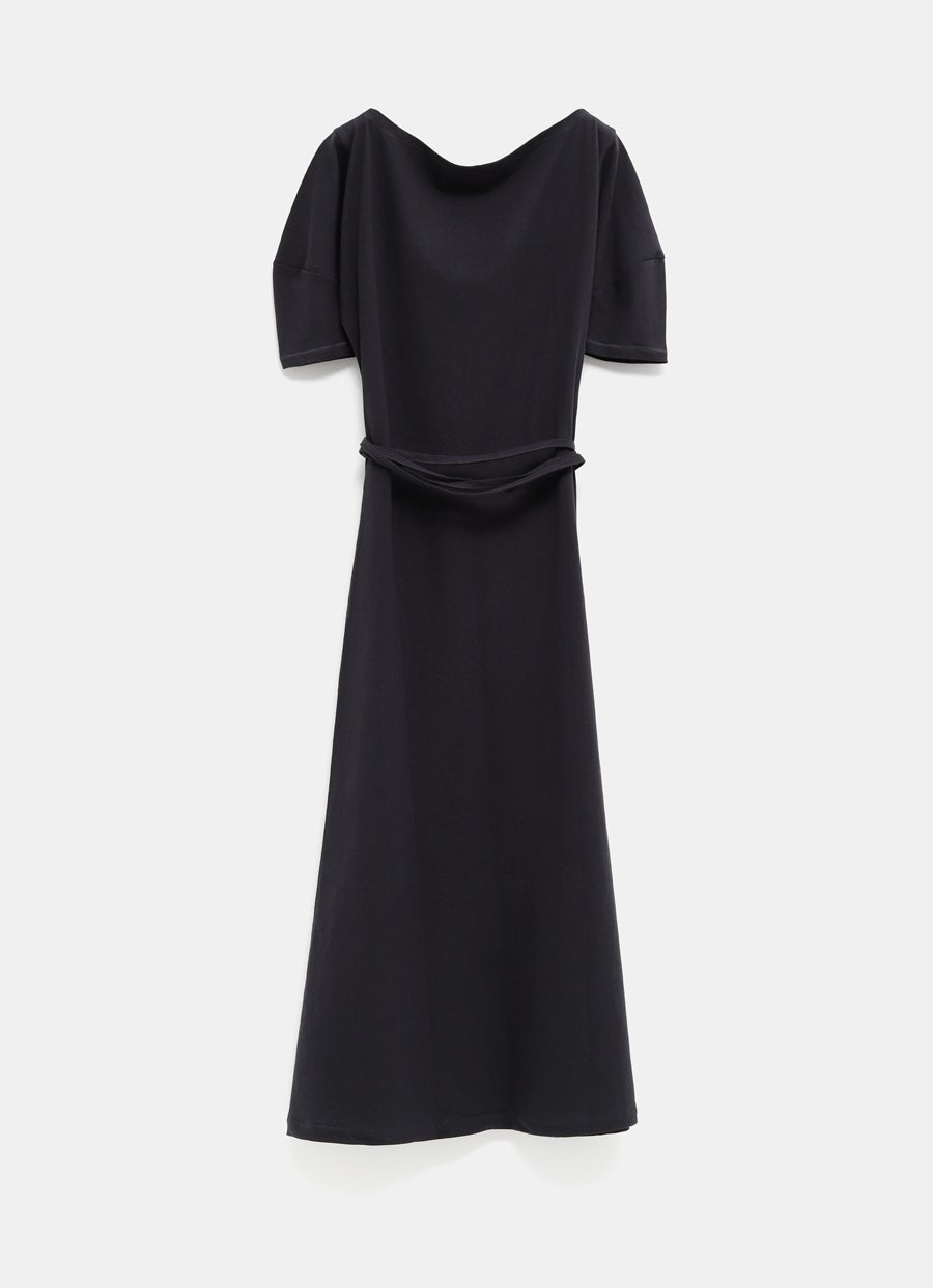 Vestido con hombros al descubierto