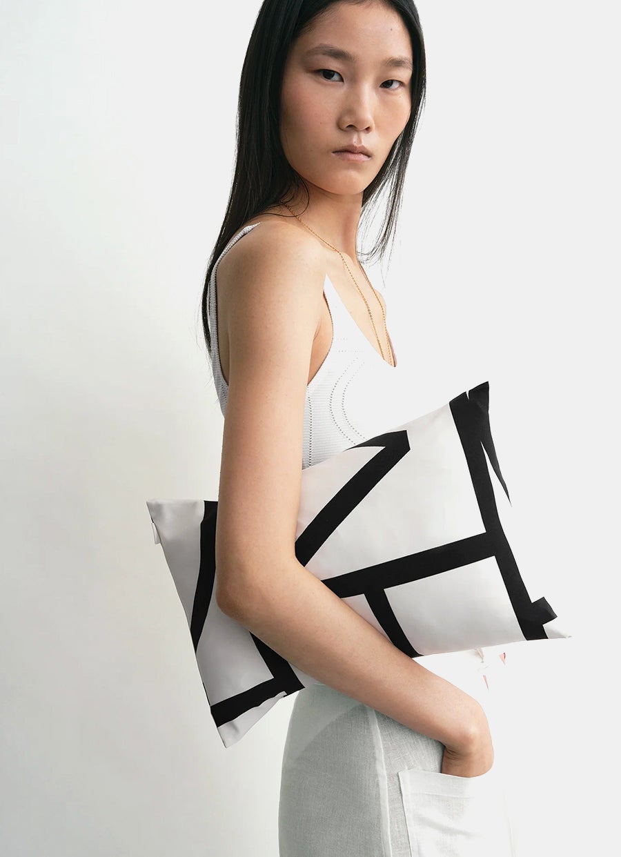 Cojín con monograma