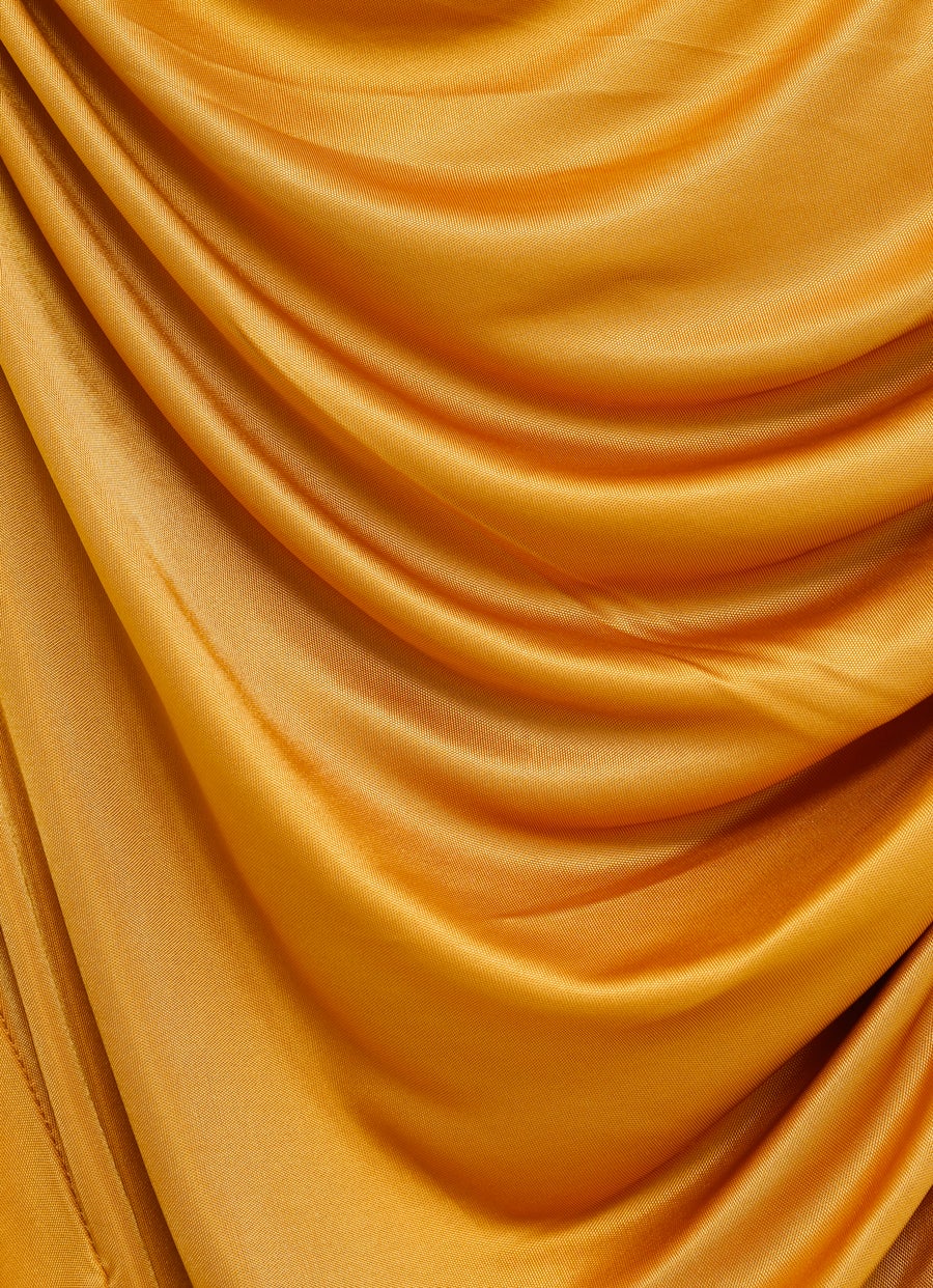 Vestido de noche asimétrico